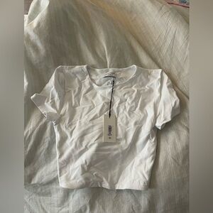 Aritzia t shirt
